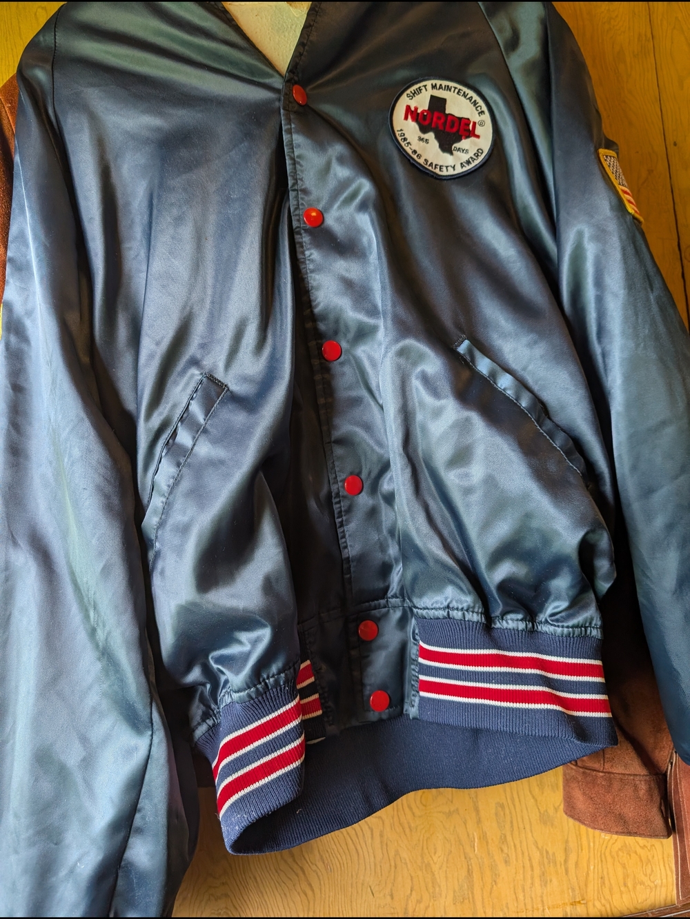 vintage 80's blue bomber Style Windbreaker jacket W/Smith & Wesson Patch Large - Picture 3 of 6